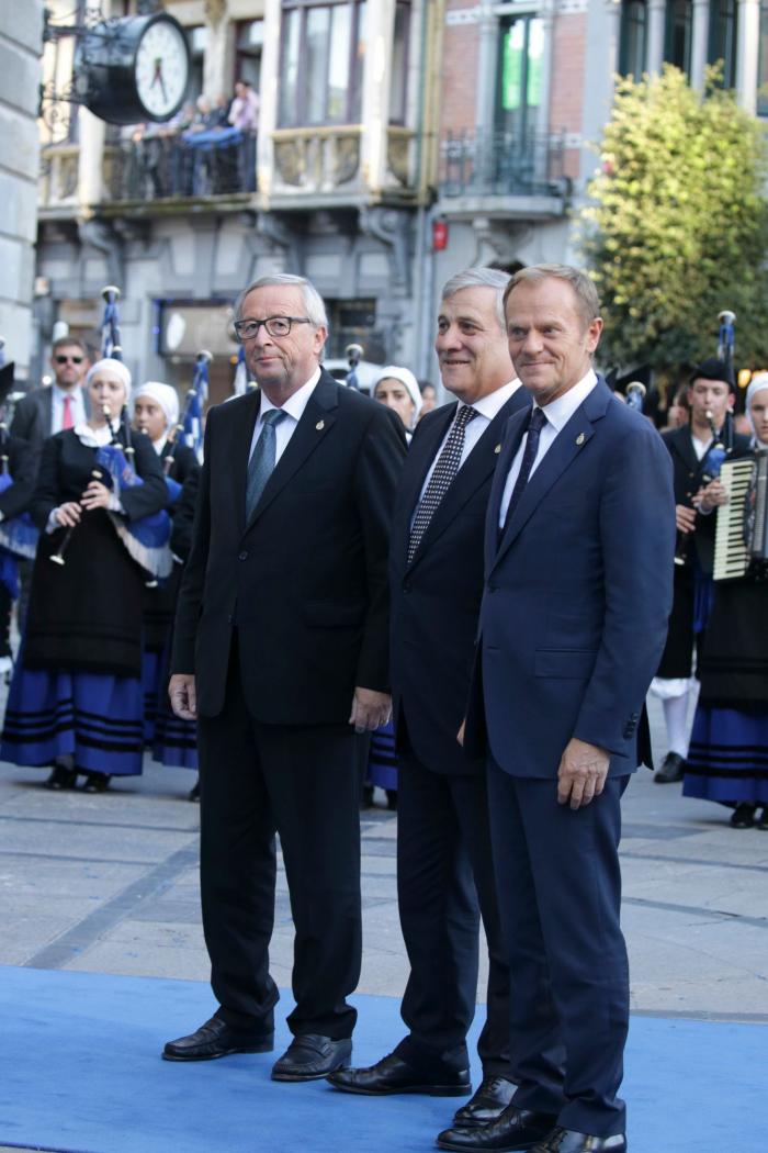 El mensaje de las corbatas verdes de Felipe VI y Mariano Rajoy en los Premios Princesa de Asturias 2017