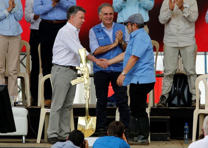 Las FARC pasan de ser guerrilla a partido "sin cambiar de ideología"