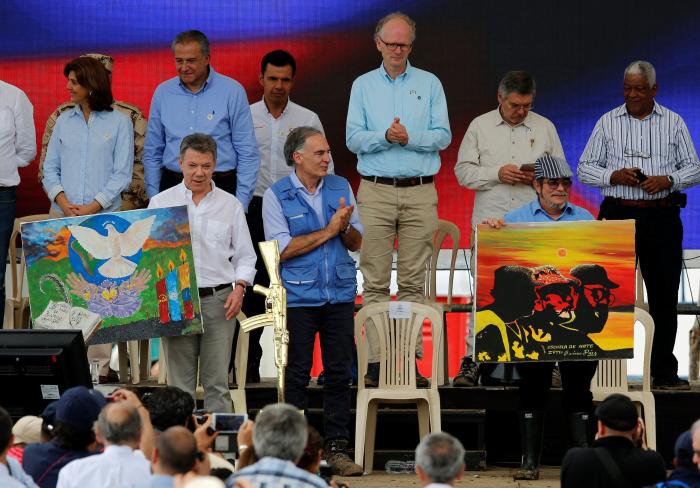 Las FARC pasan de ser guerrilla a partido "sin cambiar de ideología"