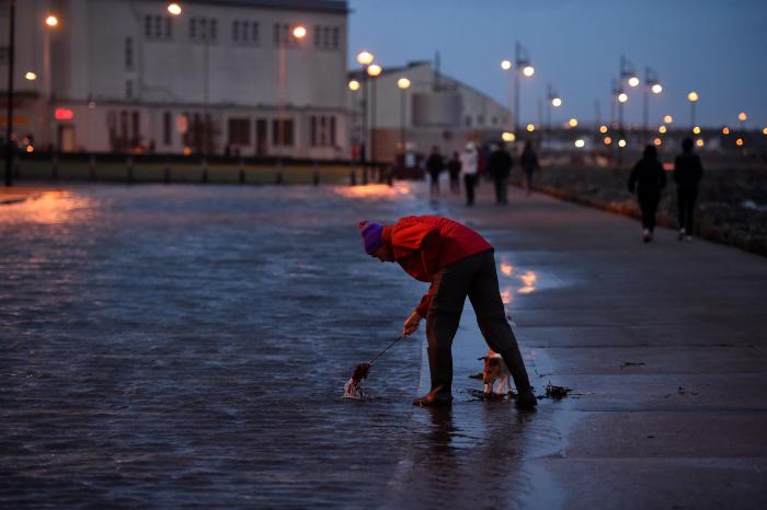 Las espectaculares imágenes que ha dejado el huracán Ophelia a su paso por Irlanda y Reino Unido