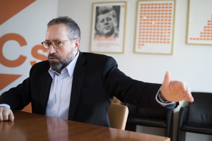 'Espantada' de Girauta ante una pregunta de Gonzo en El Intermedio: "Tengo trabajo de verdad"