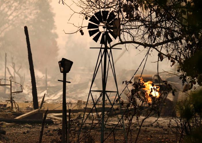 Suben a 31 los muertos por los incendios del norte de California