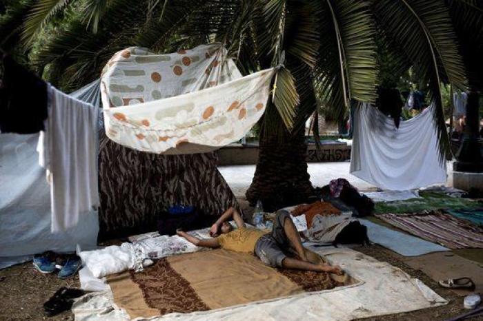 Grecia pide ayuda a la UE desbordada por la llegada de más de 80.000 inmigrantes este verano