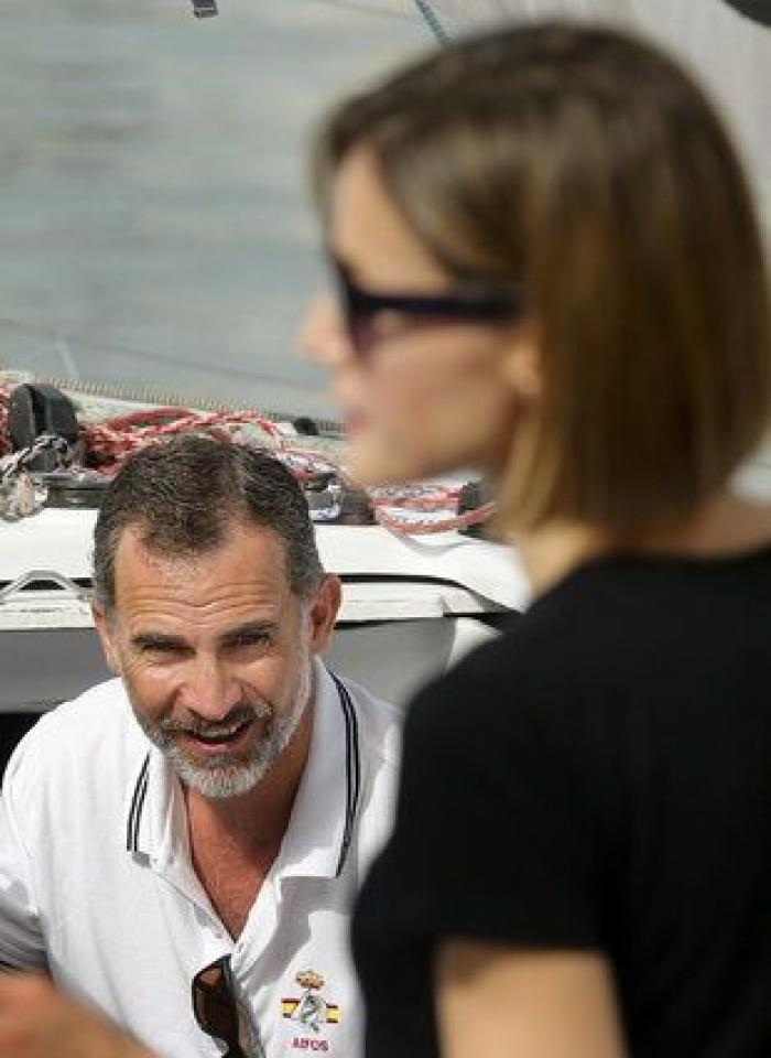 La reina Letizia recuerda a Kafka en su camiseta veraniega