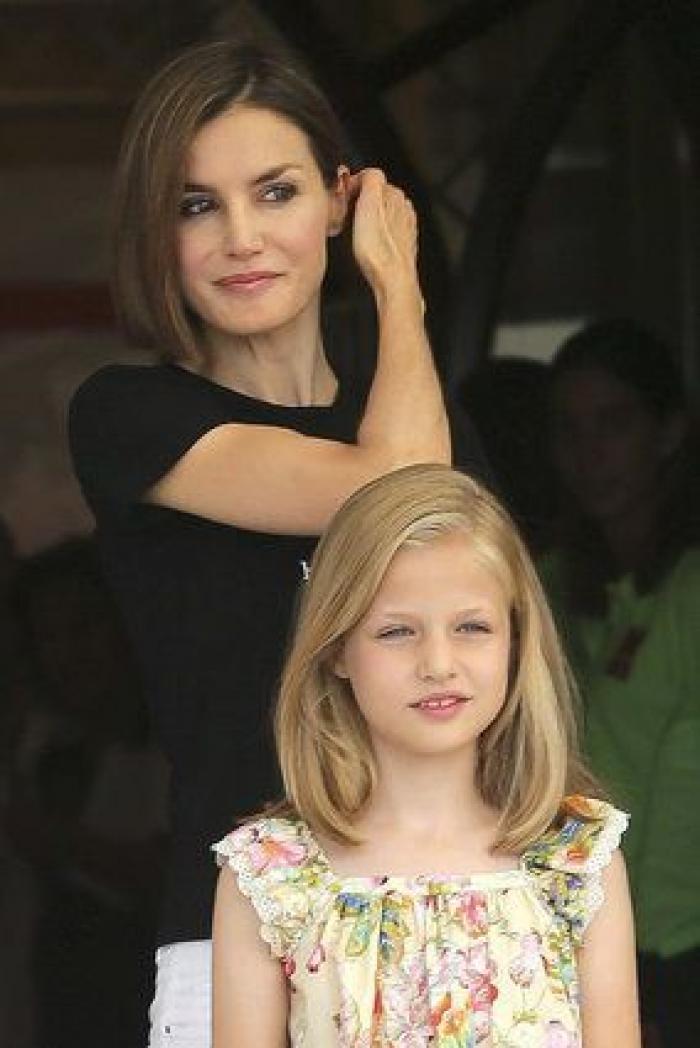 La reina Letizia recuerda a Kafka en su camiseta veraniega