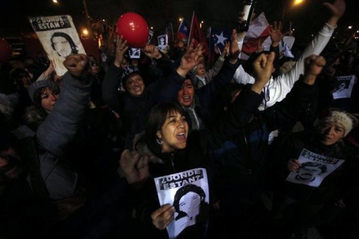 Chile, entre la frustracion y la fiesta por la muerte del torturador Contreras (FOTOS)