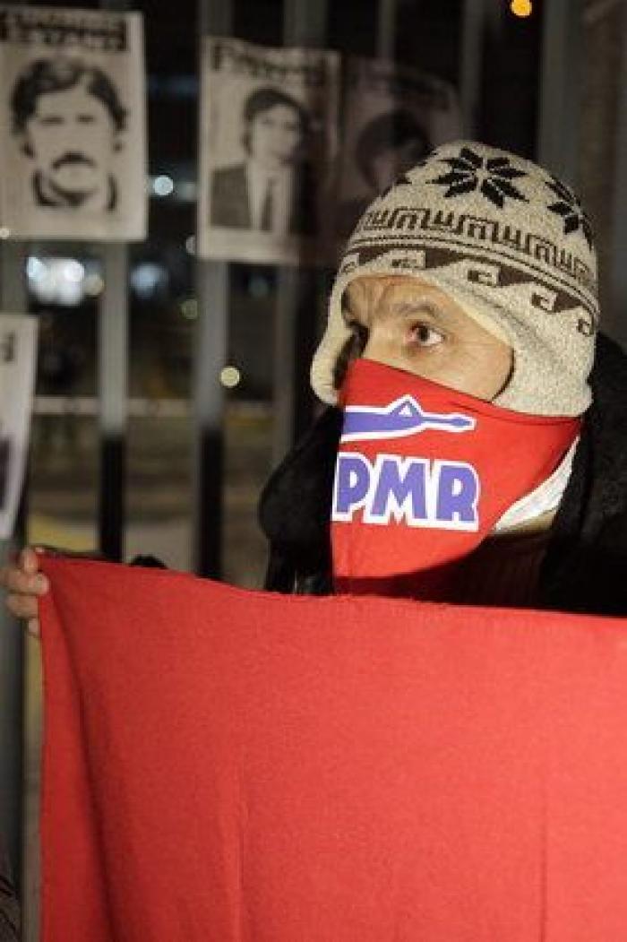 Chile, entre la frustracion y la fiesta por la muerte del torturador Contreras (FOTOS)