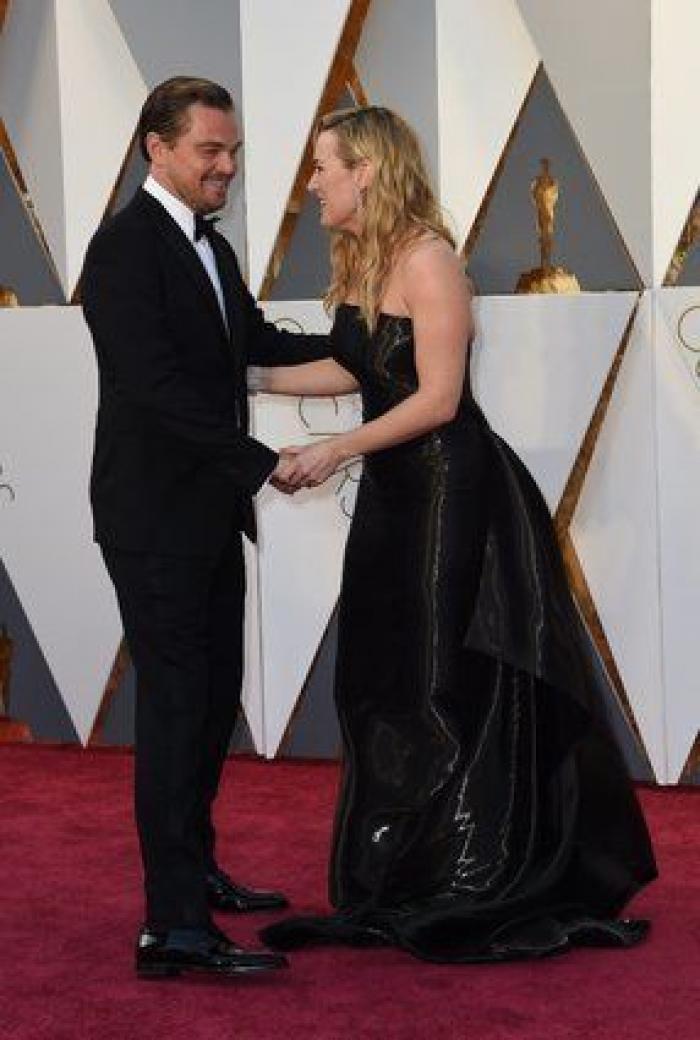 El gran reencuentro entre Kate Winslet y Leonardo DiCaprio en los Oscar 2016: momento 'Titanic'