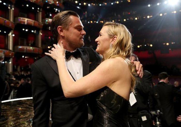 El gran reencuentro entre Kate Winslet y Leonardo DiCaprio en los Oscar 2016: momento 'Titanic'