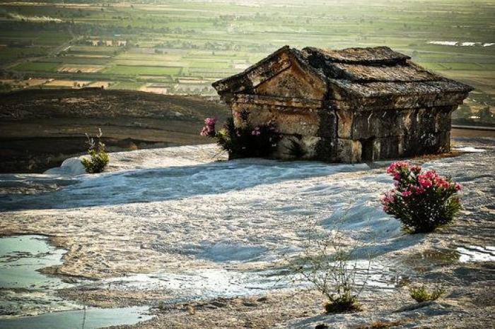Una mujer denuncia haber sido expulsada de una piscina de Alicante por llevar "bañador de pata"