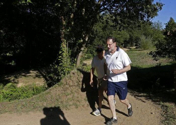 Furor 'selfie' en la ruta vacacional de Mariano Rajoy (FOTOS)