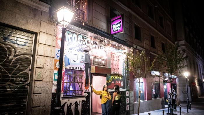 Los pantallazos de WhatsApp con una discoteca de Madrid que indignan a Twitter