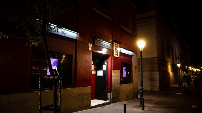 Los pantallazos de WhatsApp con una discoteca de Madrid que indignan a Twitter