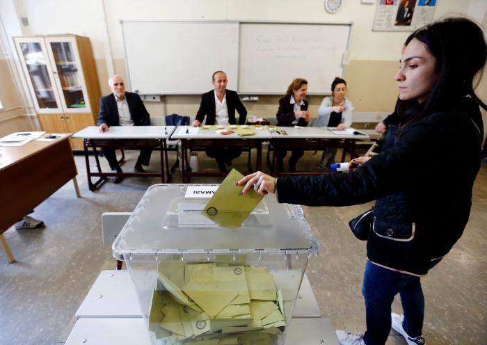 La OSCE y el Consejo de Europa dicen que el referéndum turco no cumplió con los estándares democráticos