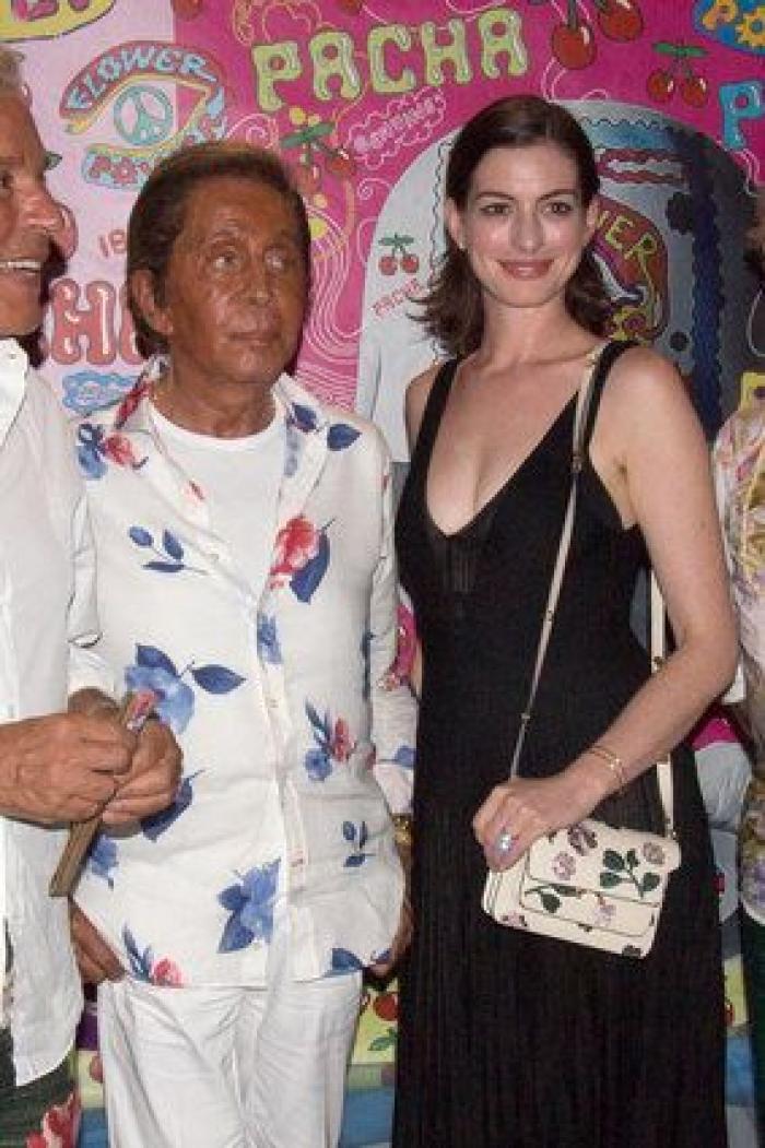 Fiesta Flower Power Ibiza 2015: Anne Hathaway, Valentino, Jon Kortajarena...
