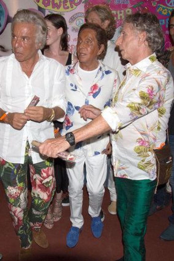 Fiesta Flower Power Ibiza 2015: Anne Hathaway, Valentino, Jon Kortajarena...