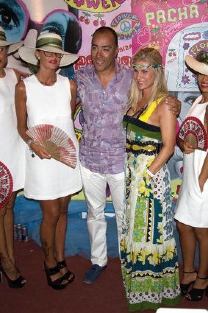 Fiesta Flower Power Ibiza 2015: Anne Hathaway, Valentino, Jon Kortajarena...