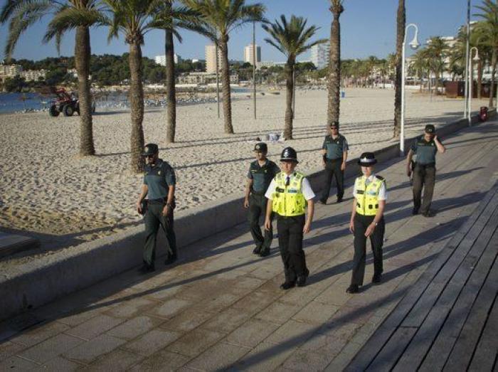 'Bobbies' británicos para calmar a las hordas de turistas en Magaluf