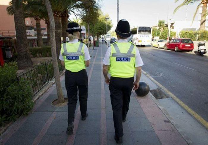 'Bobbies' británicos para calmar a las hordas de turistas en Magaluf