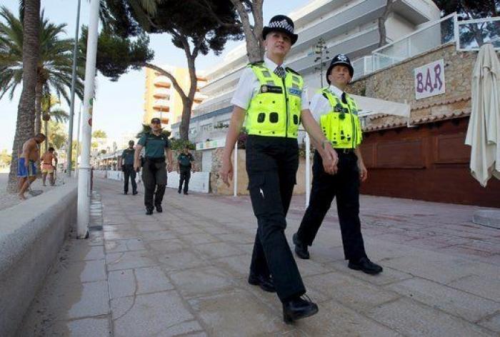 'Bobbies' británicos para calmar a las hordas de turistas en Magaluf