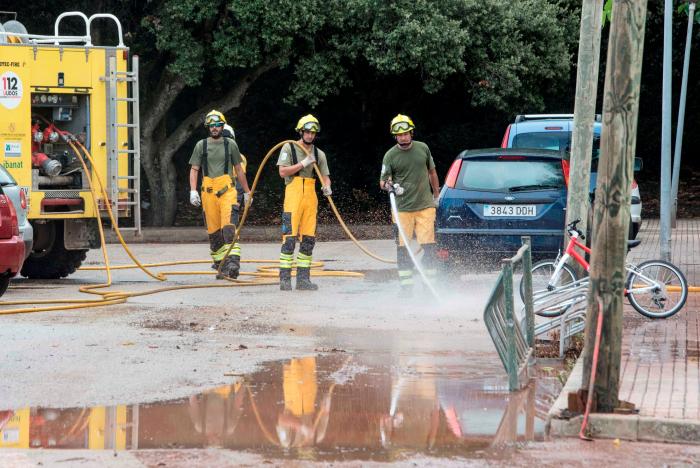 Calles y viviendas inundadas y otras impresionantes imágenes que dejan las lluvias de Huelva, Baleares y Badajoz