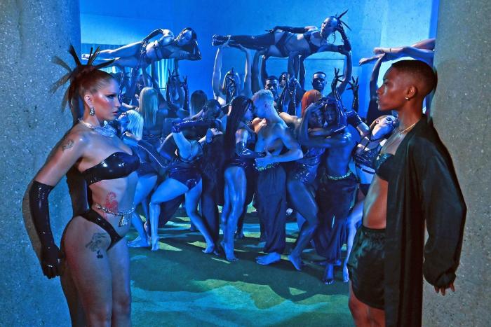 Rihanna asesta el último golpe a Victoria's Secret con su sugerente desfile de lencería