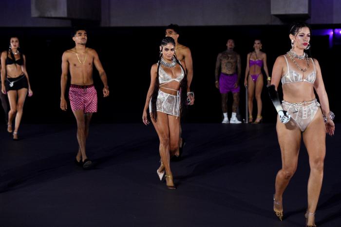 Rihanna asesta el último golpe a Victoria's Secret con su sugerente desfile de lencería