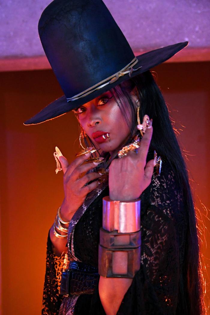 Rihanna asesta el último golpe a Victoria's Secret con su sugerente desfile de lencería