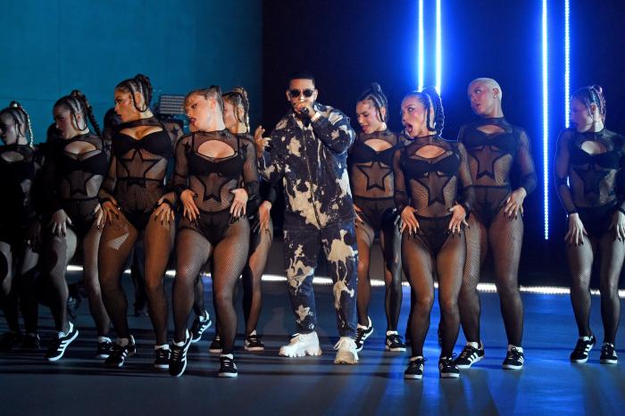 Rihanna asesta el último golpe a Victoria's Secret con su sugerente desfile de lencería