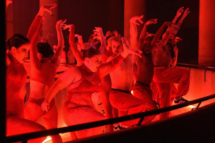 Rihanna asesta el último golpe a Victoria's Secret con su sugerente desfile de lencería