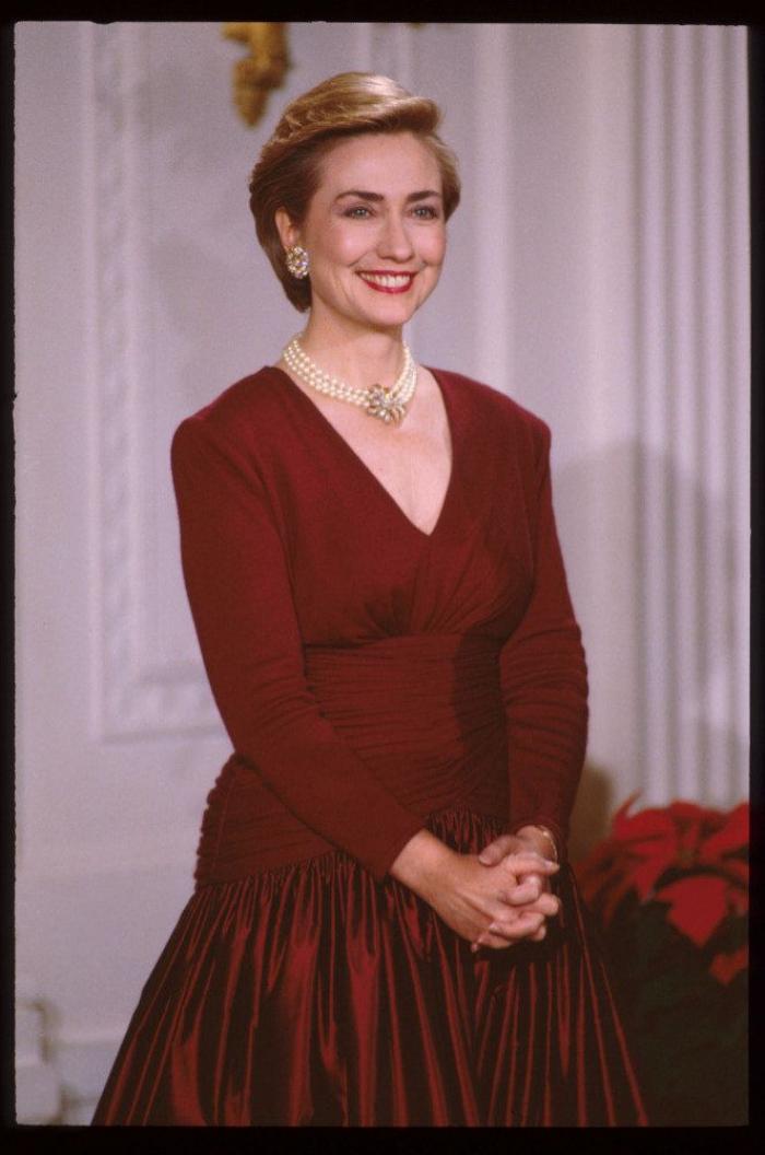 Hillary Clinton baja en las encuestas y Donald Trump sigue subiendo