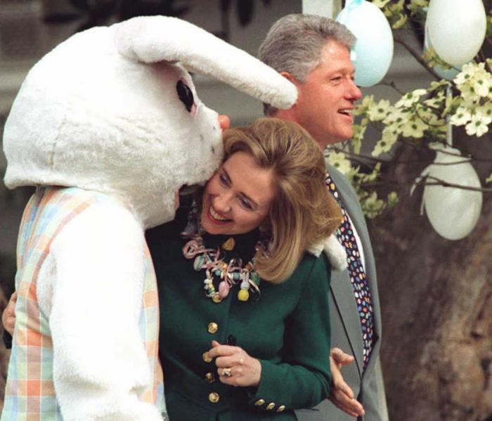 Hillary Clinton baja en las encuestas y Donald Trump sigue subiendo