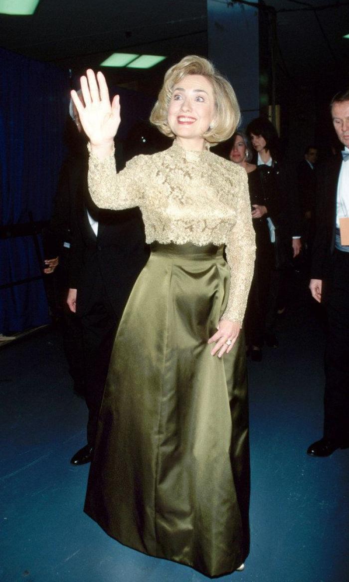 Hillary Clinton baja en las encuestas y Donald Trump sigue subiendo