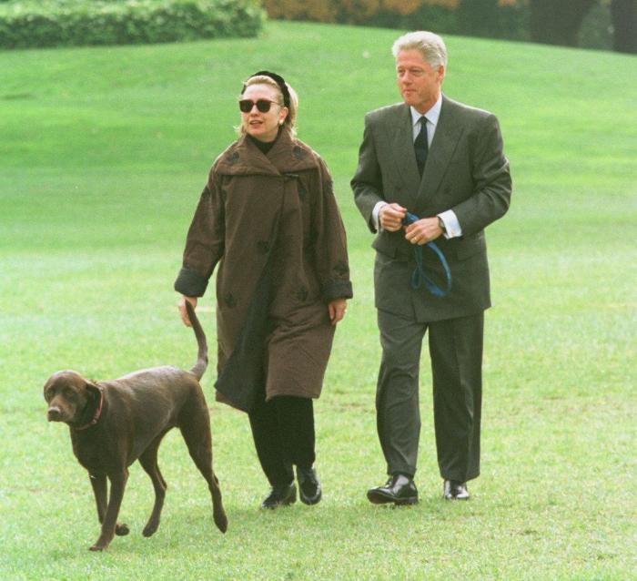 Hillary Clinton baja en las encuestas y Donald Trump sigue subiendo