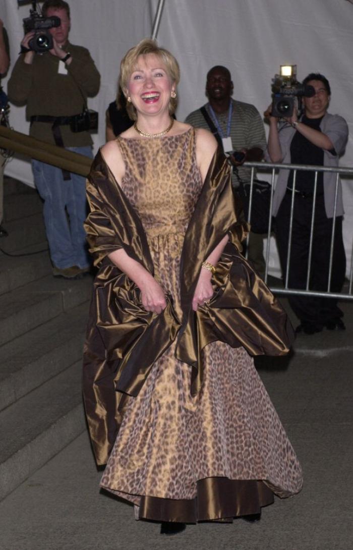 Hillary Clinton baja en las encuestas y Donald Trump sigue subiendo