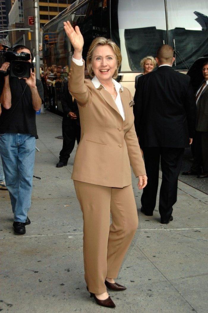 Hillary Clinton baja en las encuestas y Donald Trump sigue subiendo