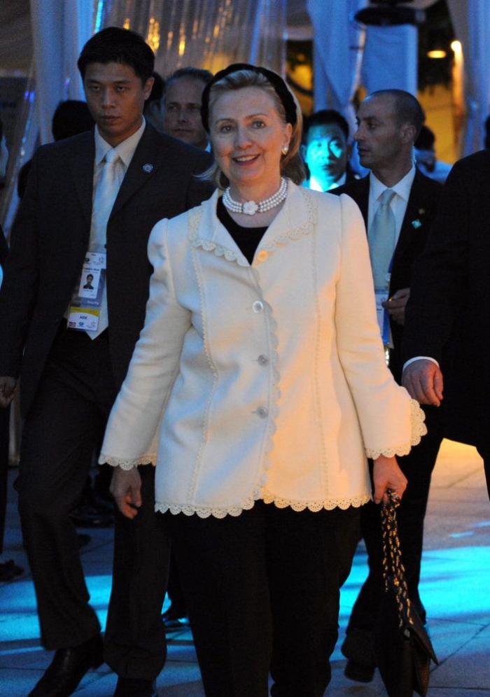 Hillary Clinton baja en las encuestas y Donald Trump sigue subiendo