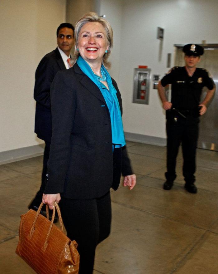 Hillary Clinton baja en las encuestas y Donald Trump sigue subiendo