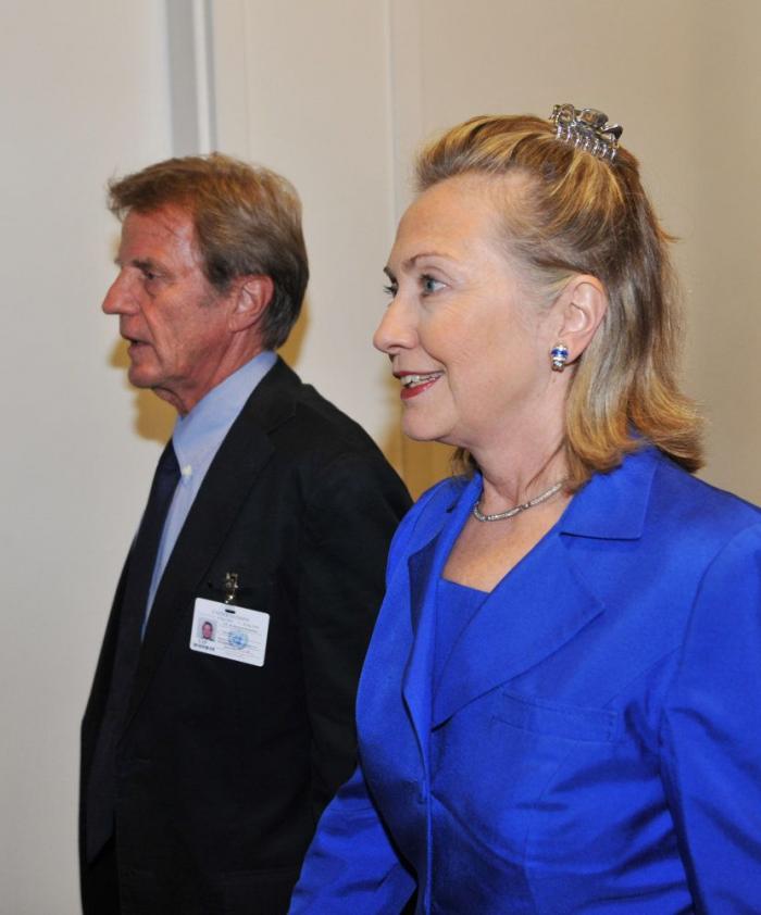 Hillary Clinton baja en las encuestas y Donald Trump sigue subiendo