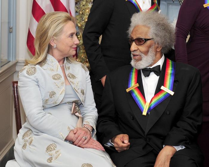 Hillary Clinton baja en las encuestas y Donald Trump sigue subiendo