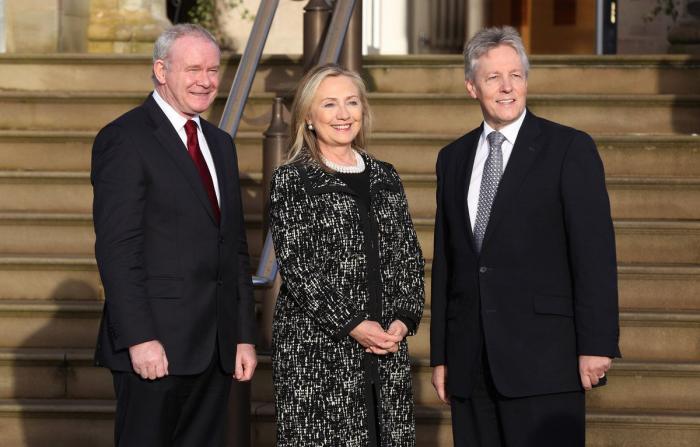 Hillary Clinton baja en las encuestas y Donald Trump sigue subiendo