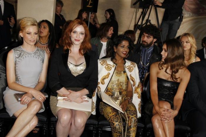 Versace reúne a las cinco top models de los 90 para homenajear a Gianni