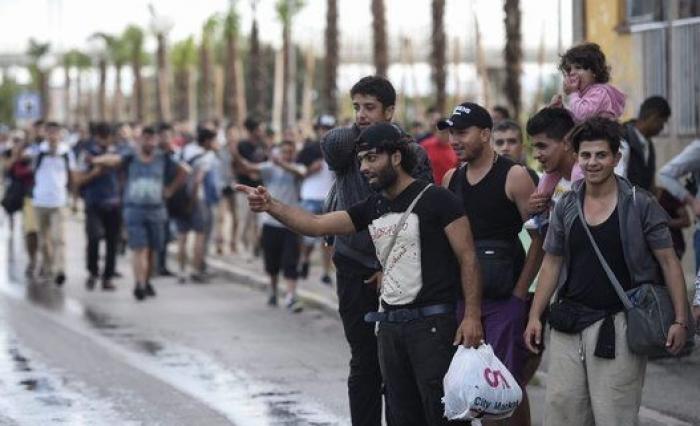 La Policía macedonia dispersa a los migrantes con gases lacrimógenos