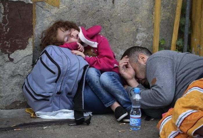 La Policía macedonia dispersa a los migrantes con gases lacrimógenos