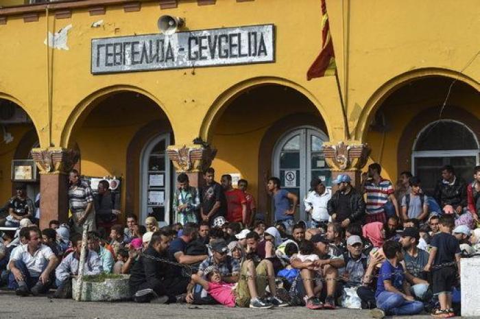 La Policía macedonia dispersa a los migrantes con gases lacrimógenos