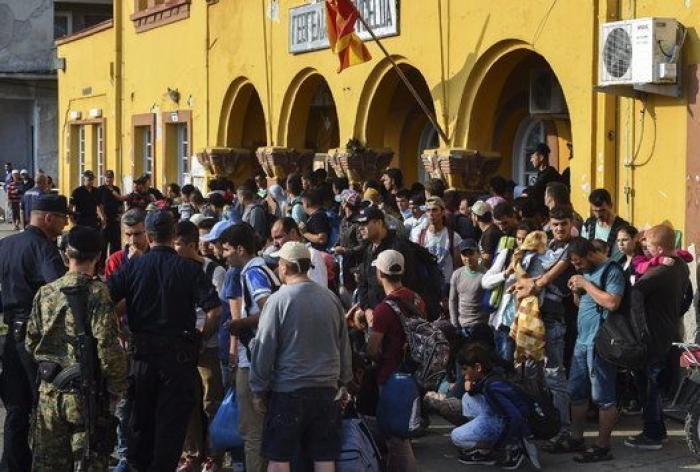 La Policía macedonia dispersa a los migrantes con gases lacrimógenos