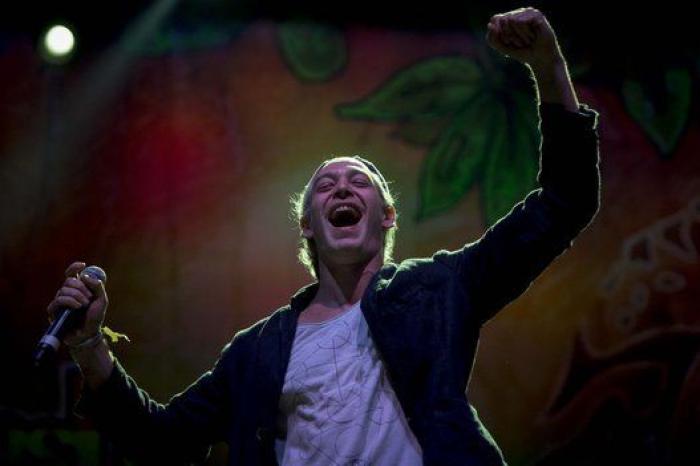 Matisyahu canta en el Rototom entre abucheos de parte del público y banderas palestinas
