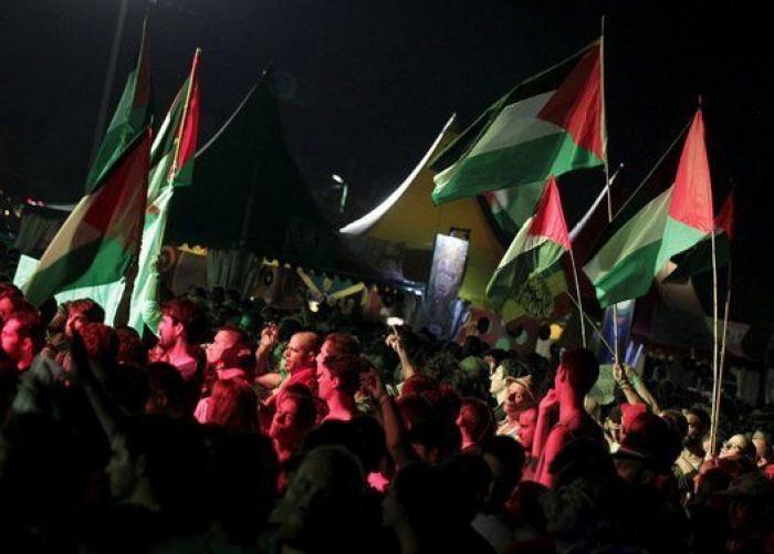 Matisyahu canta en el Rototom entre abucheos de parte del público y banderas palestinas