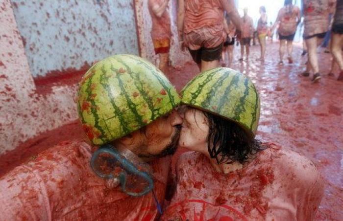 La Tomatina celebra su 70 aniversario con más de 22.000 participantes