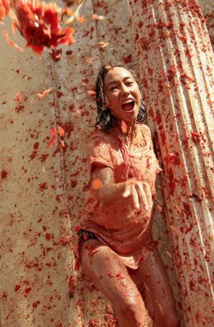 La Tomatina celebra su 70 aniversario con más de 22.000 participantes